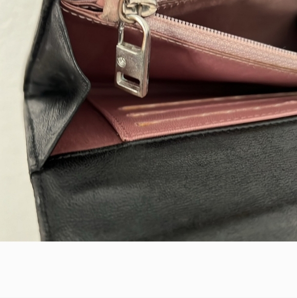 Chanel lamskin wallet with COA - Picture 12 of 13